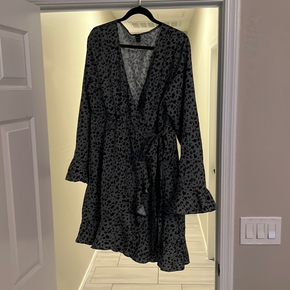 SHEIN Maternity Allover Print Knot Side Flounce Sleeve Ruffle Trim Wrap Dress